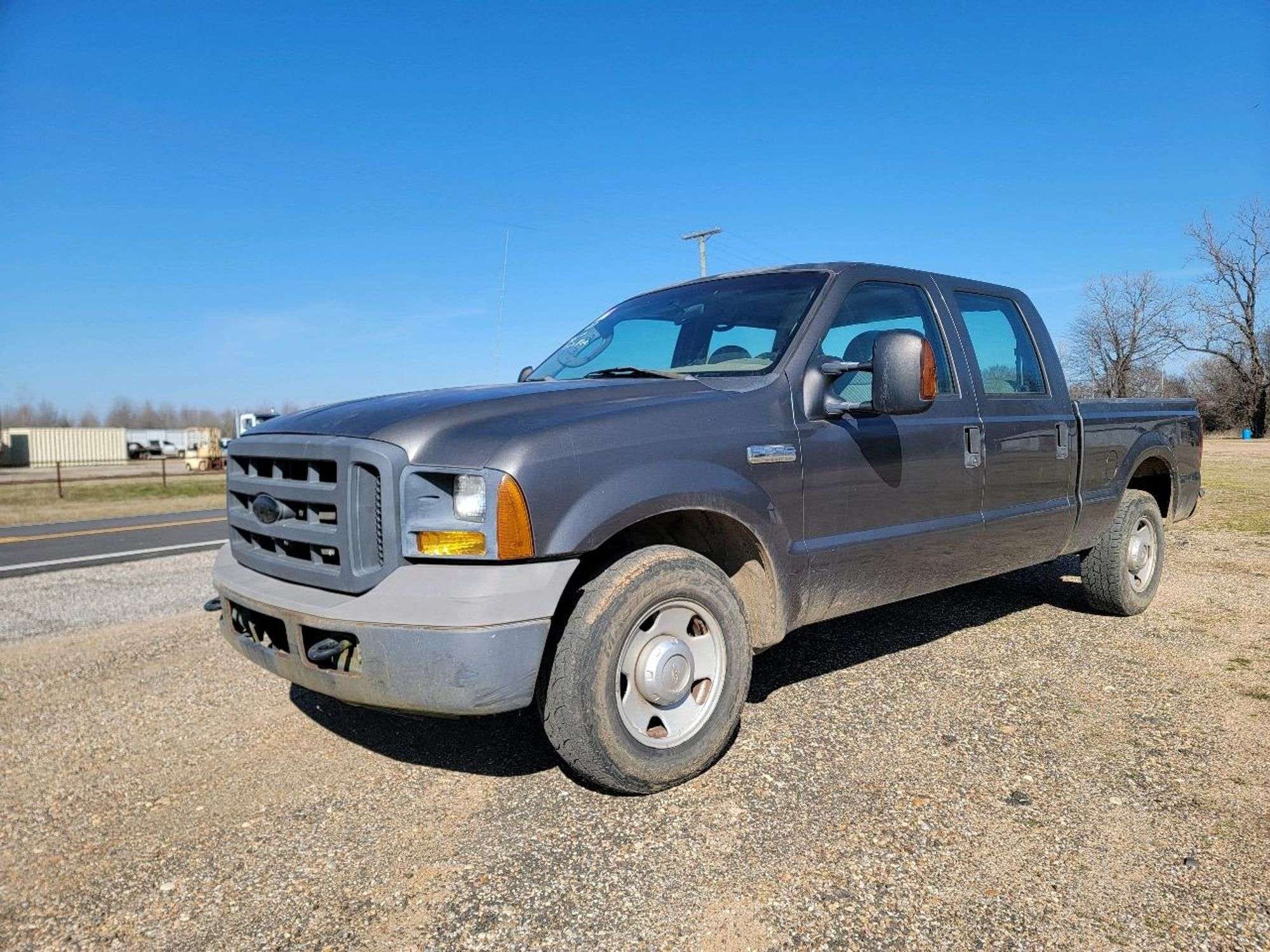 2005 Ford F-250 Equipment Image0