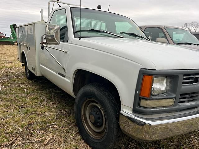 Image of Chevrolet 3500 equipment image 1