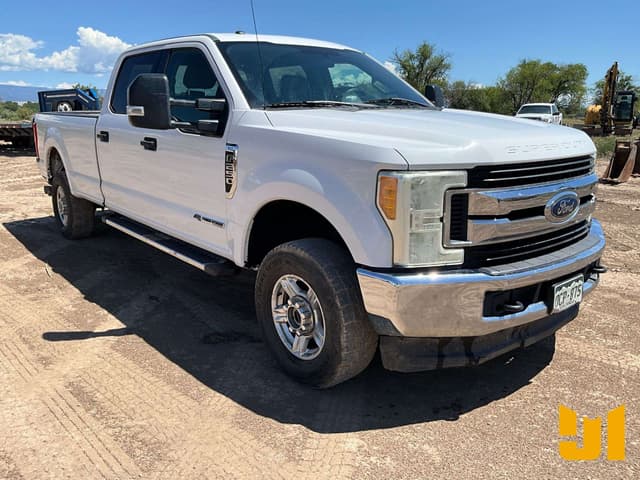 Image of Ford F-250 equipment image 2