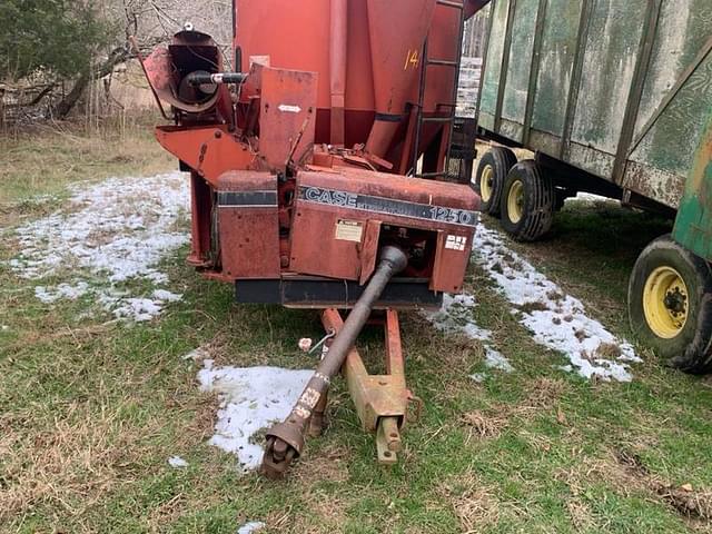 Image of Case IH 1250 equipment image 2