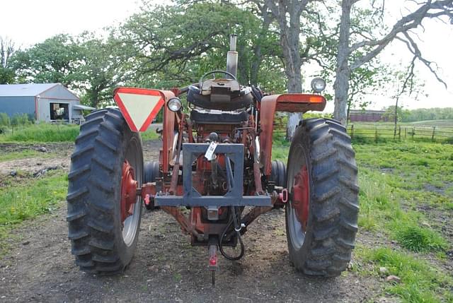 Image of International Harvester 666 equipment image 3