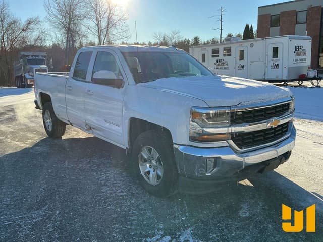 Image of Chevrolet Silverado equipment image 2