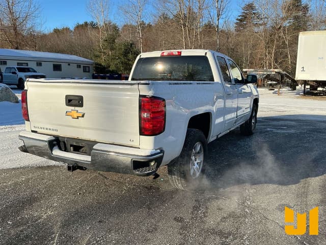Image of Chevrolet Silverado equipment image 4