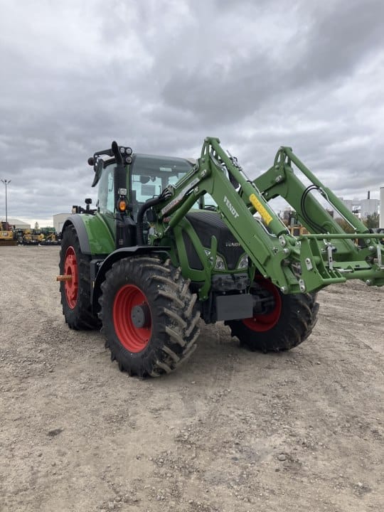 2023 Fendt 718 Vario Equipment Image0