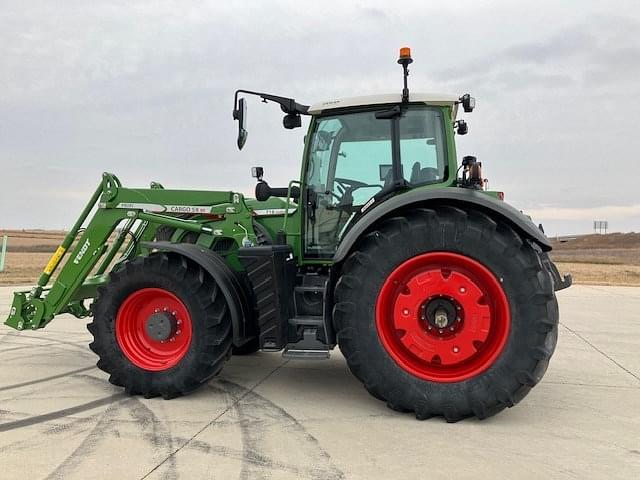 Image of Fendt 718 Vario equipment image 1