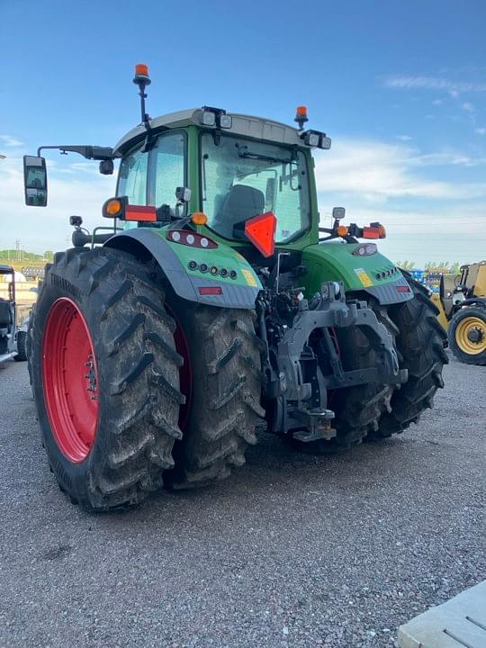 Image of Fendt 724 Vario equipment image 2