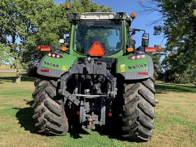 Image of Fendt 724 Vario equipment image 4