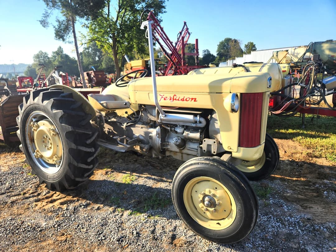 Image of Ferguson F-40 Primary image