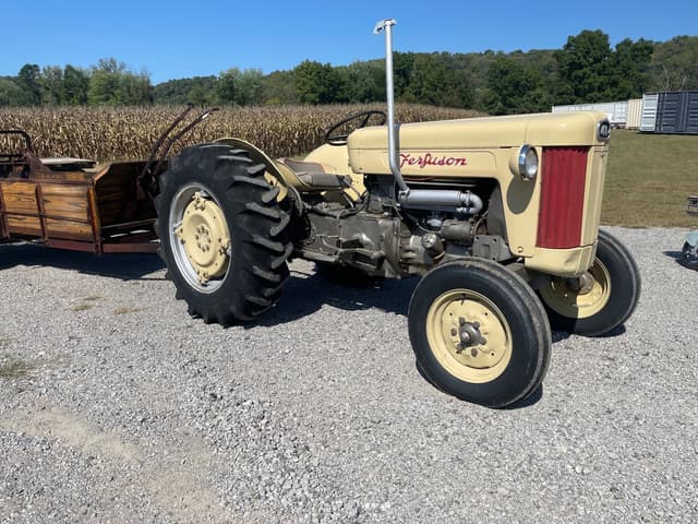 Image of Ferguson F-40 equipment image 3