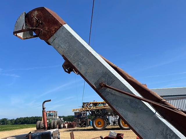 Image of Ferguson E equipment image 2