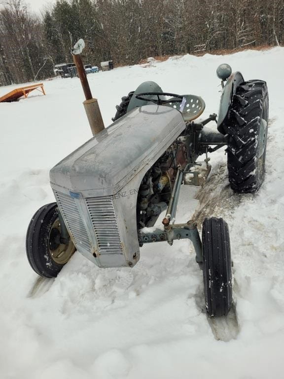 Ferguson TE-20 Equipment Image0