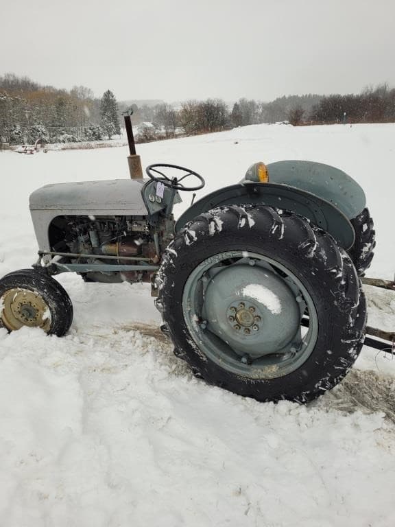 Image of Ferguson TE-20 equipment image 1