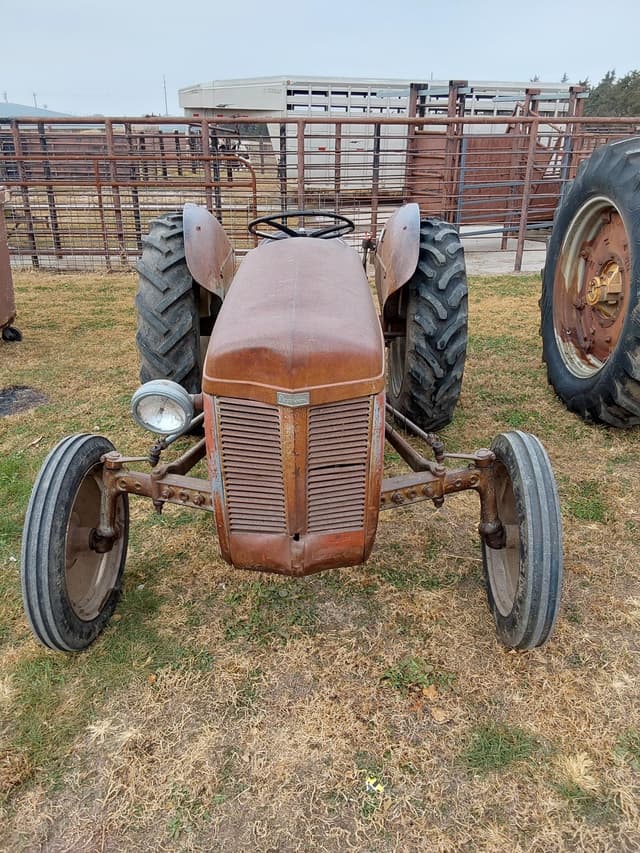 Image of Ferguson TO-20 equipment image 1