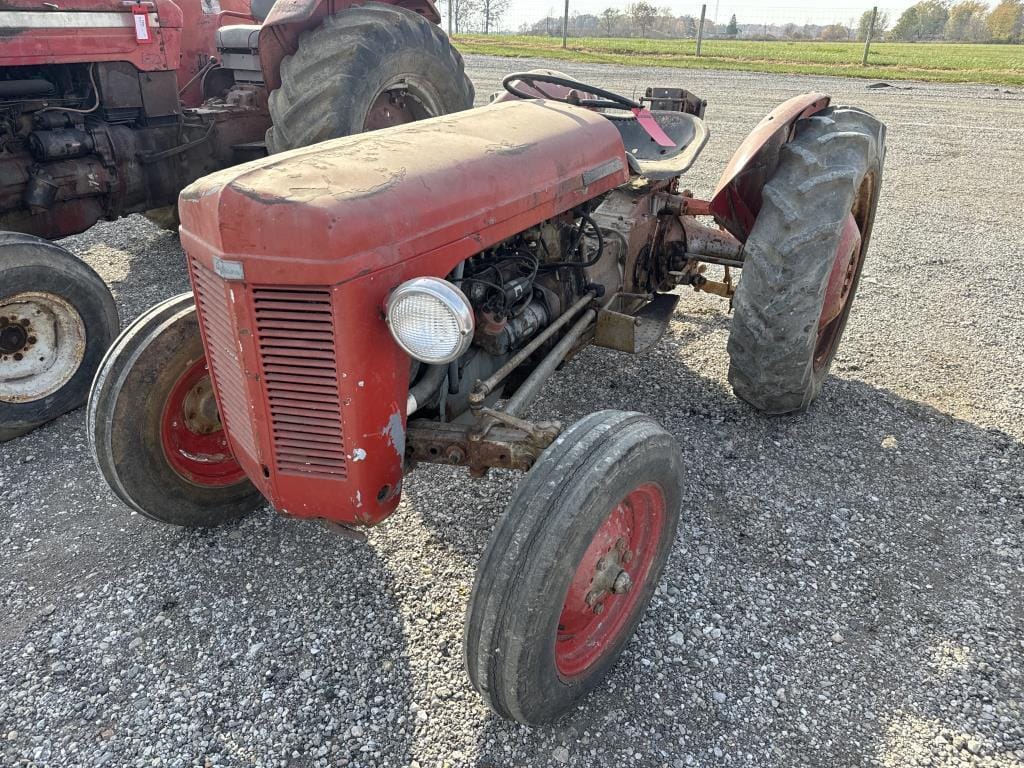 Main image Massey Ferguson TO30