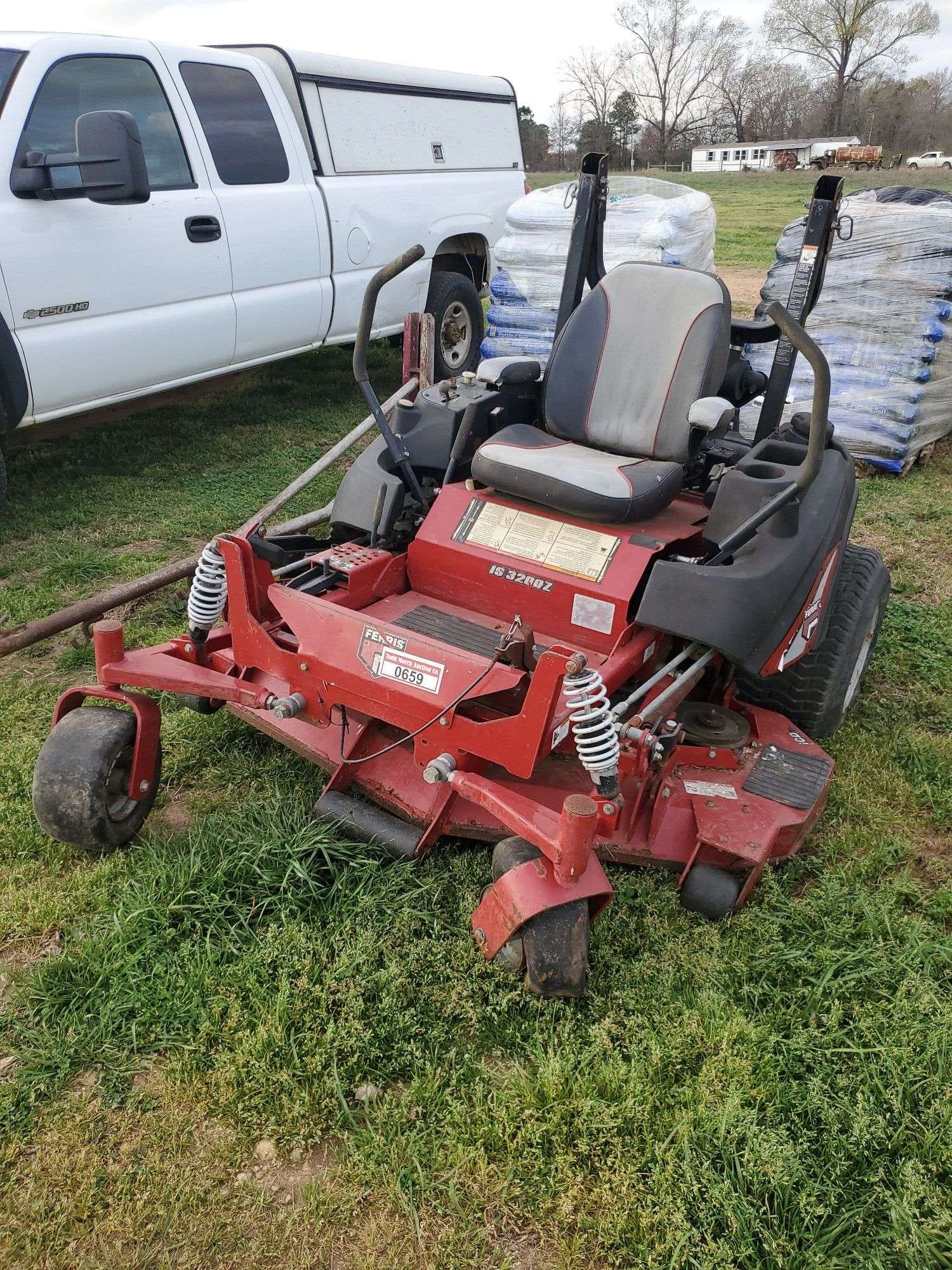 Ferris IS3200Z Equipment Image0