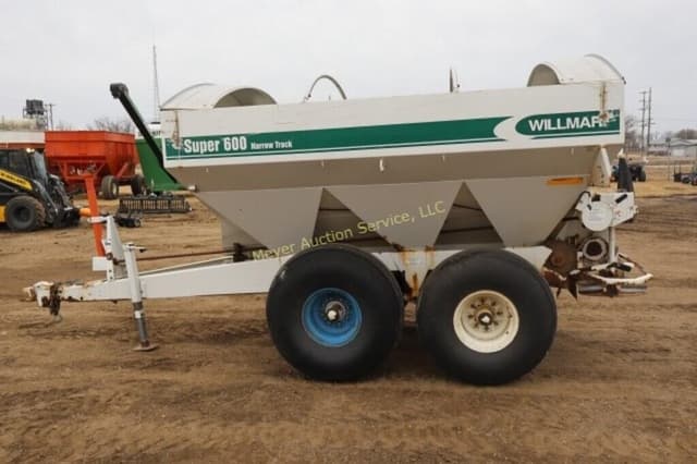 Image of Willmar Super 600 equipment image 3
