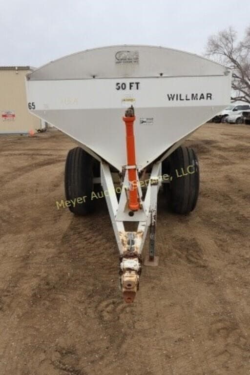 Image of Willmar Super 600 equipment image 2