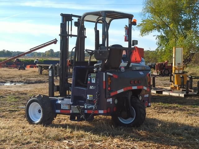 Image of Moffett M45 equipment image 4