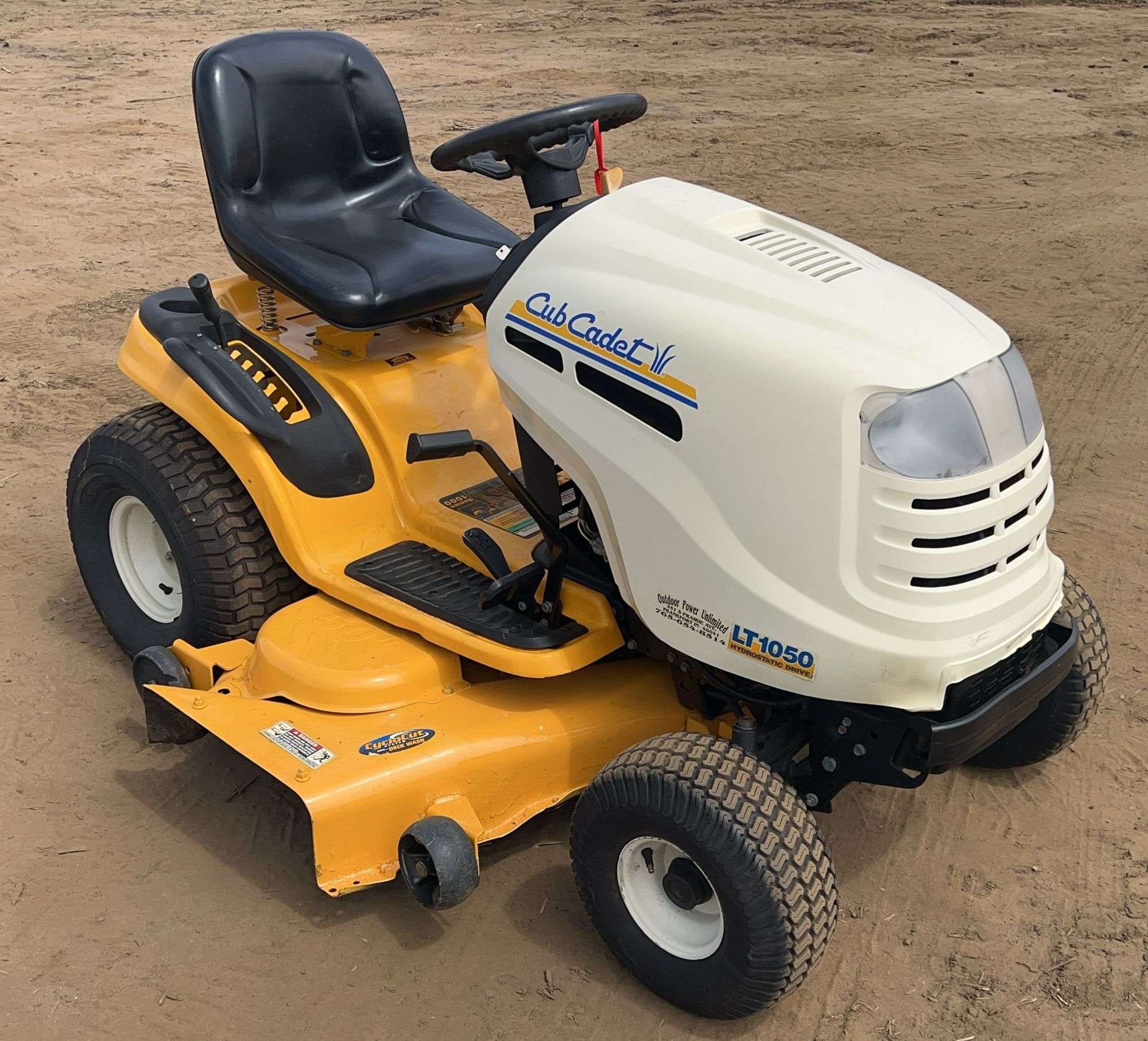 Cub Cadet LT1050 Equipment Image0