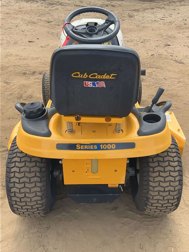 Image of Cub Cadet LT1050 equipment image 4