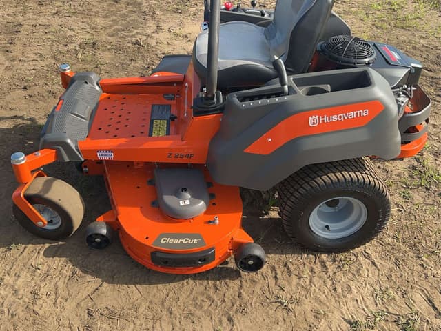 Image of Husqvarna Z254F equipment image 2