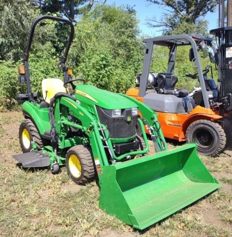 Main image John Deere 1023E