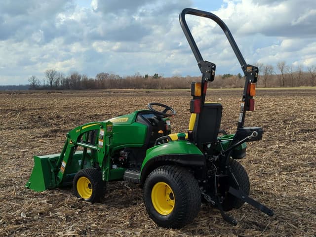 Image of John Deere 1023E equipment image 3