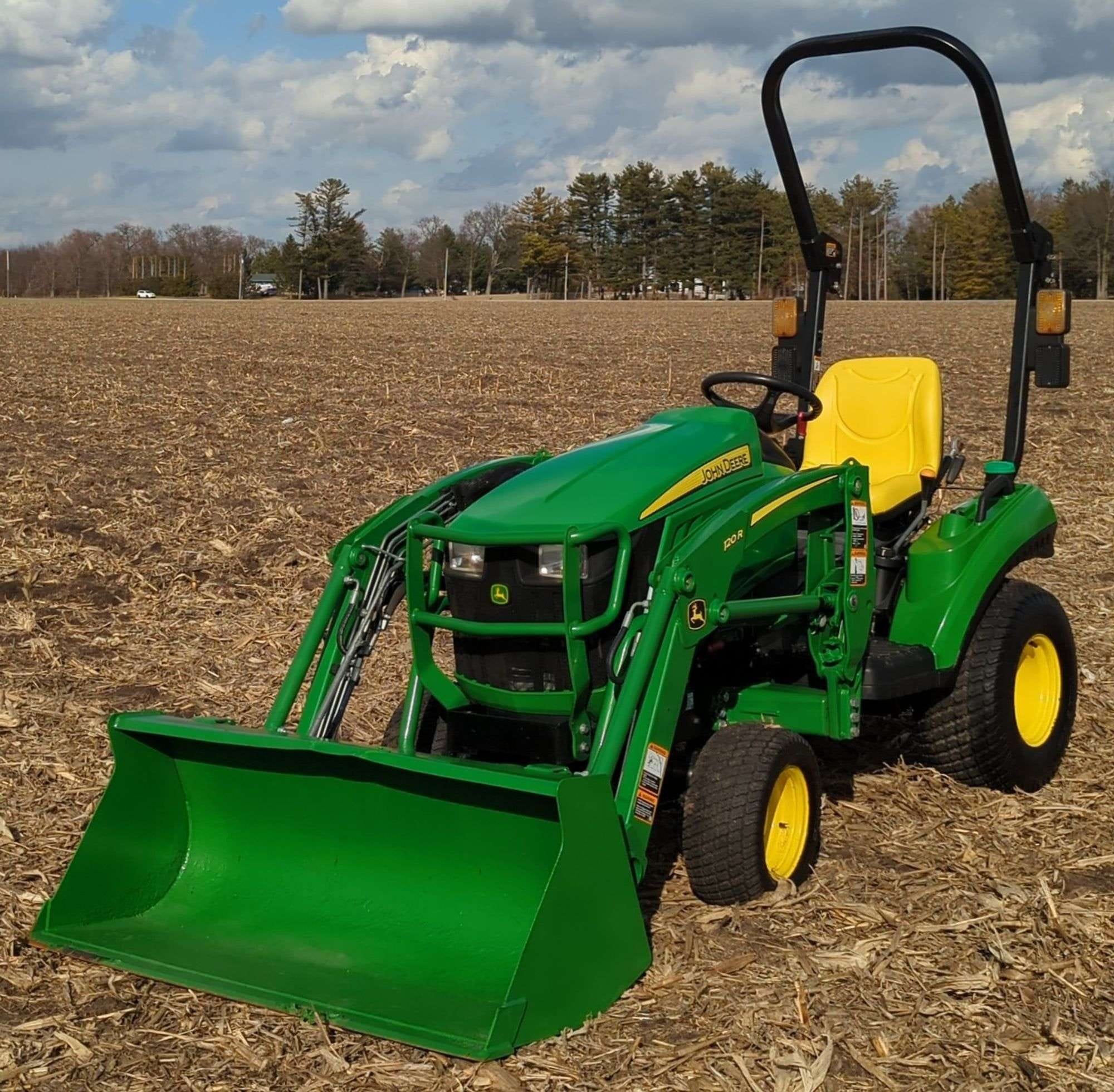 John Deere 1023E Equipment Image0