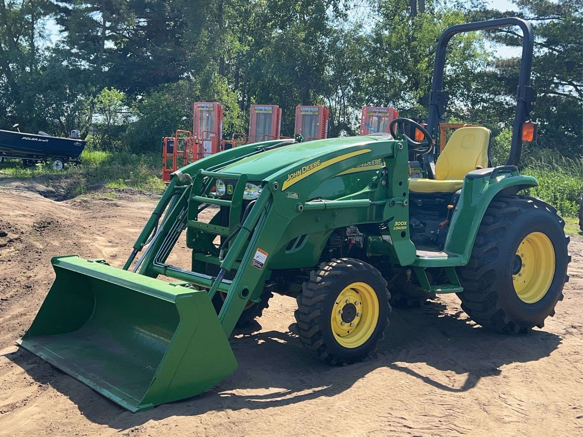 John Deere 3520 Equipment Image0