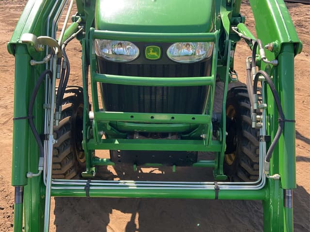Image of John Deere 3520 equipment image 4