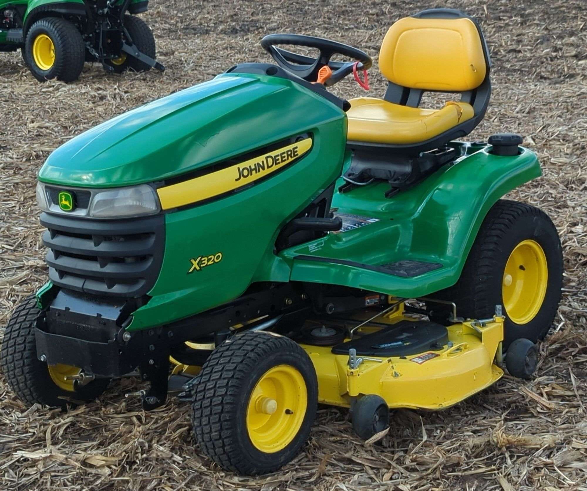 John Deere X320 Equipment Image0