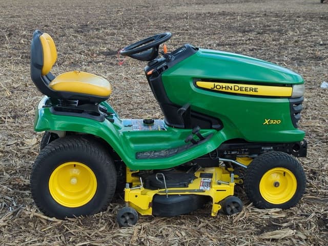 Image of John Deere X320 equipment image 3