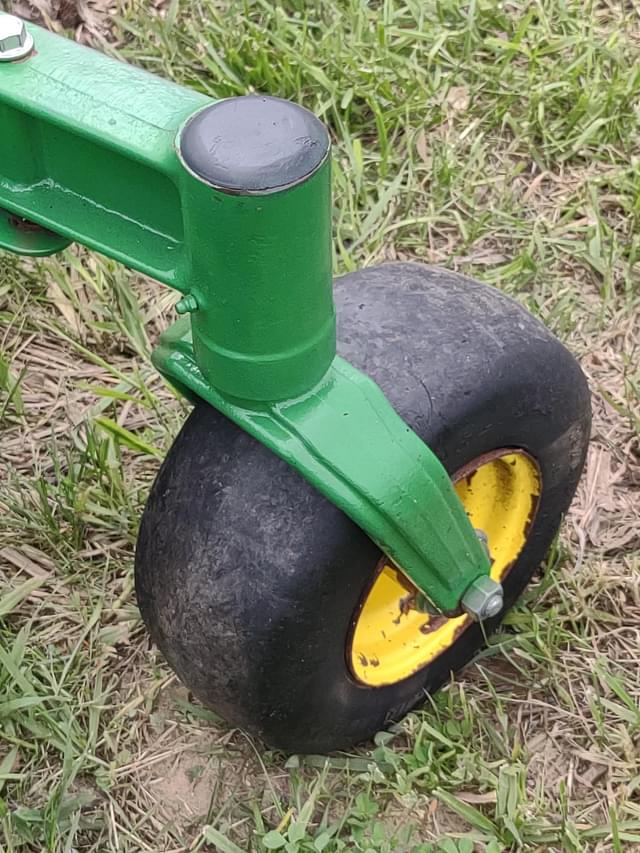 Image of John Deere Z930M equipment image 4