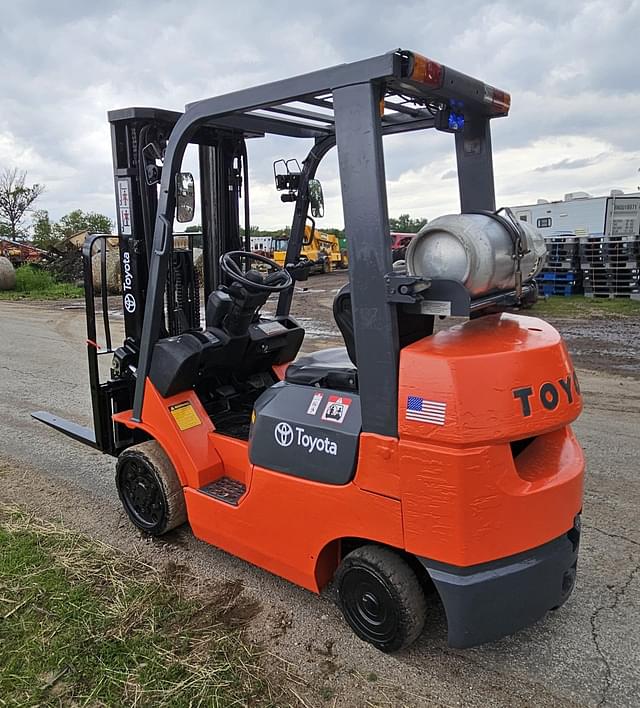 Image of Toyota 7FG0U25 equipment image 2