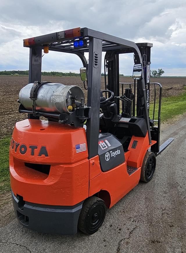Image of Toyota 7FG0U25 equipment image 3