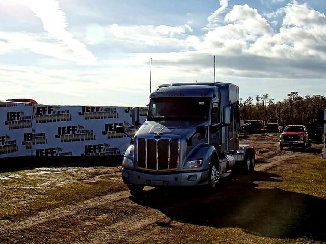 Image of Peterbilt 579 equipment image 1