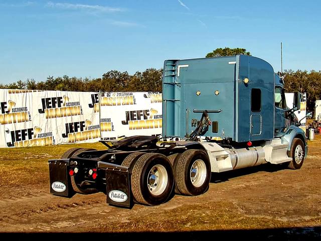 Image of Peterbilt 579 equipment image 4