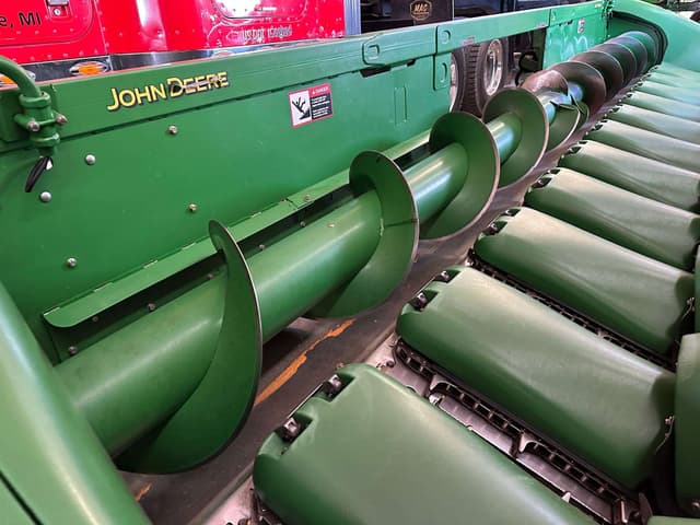 Image of John Deere 612C equipment image 4