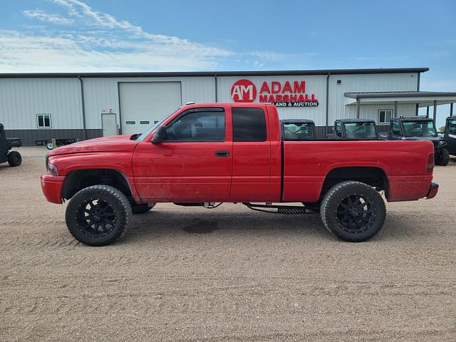 Image of Dodge Ram 2500 equipment image 4