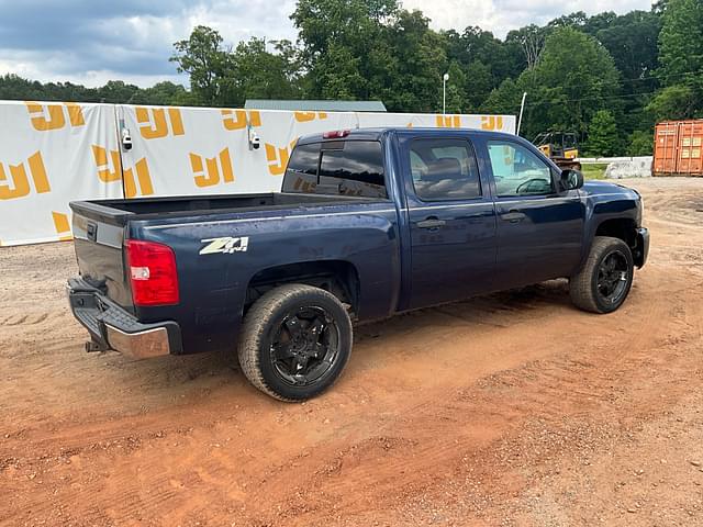 Image of Chevrolet Silverado equipment image 4