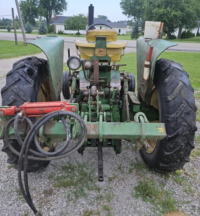 Image of John Deere 2010 equipment image 3