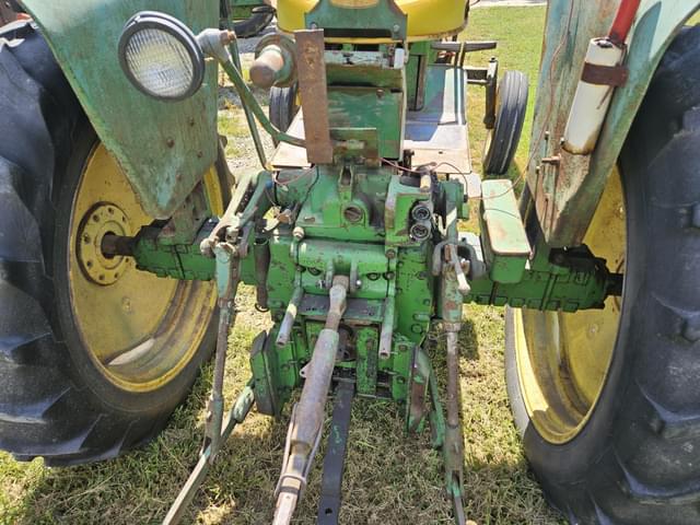 Image of John Deere 2010 equipment image 4