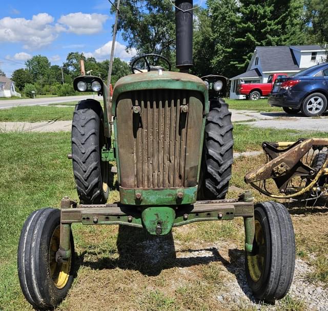 Image of John Deere 2010 equipment image 2