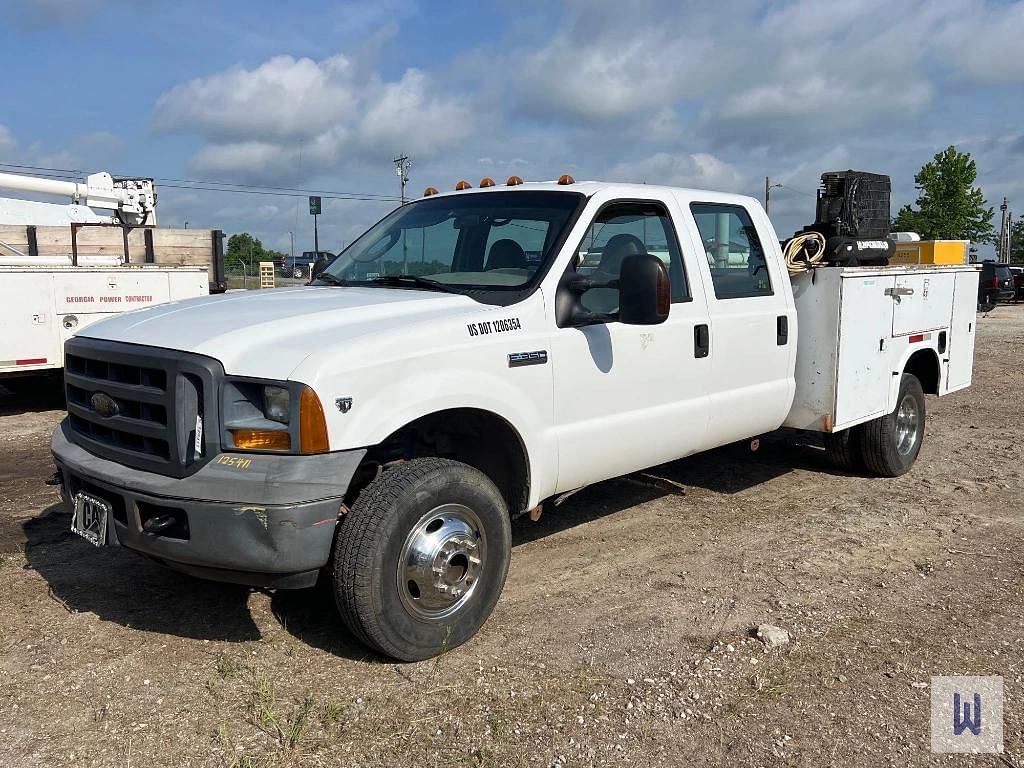 Image of Ford F-350 Primary image