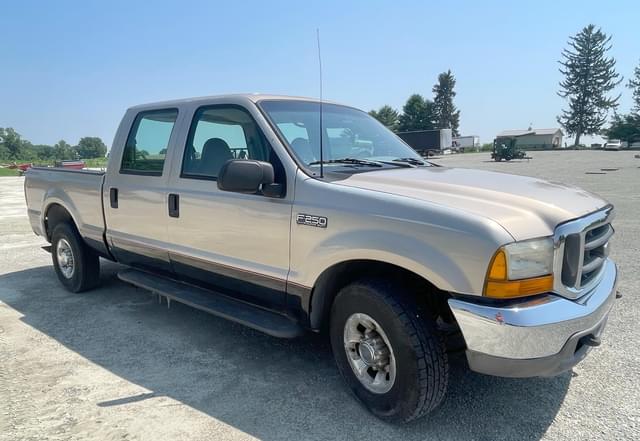 Image of Ford F-250 equipment image 2