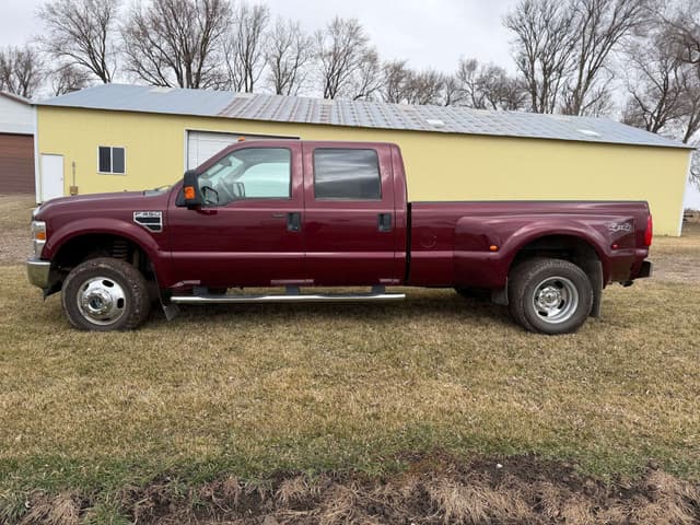 Image of Ford F-350 equipment image 1