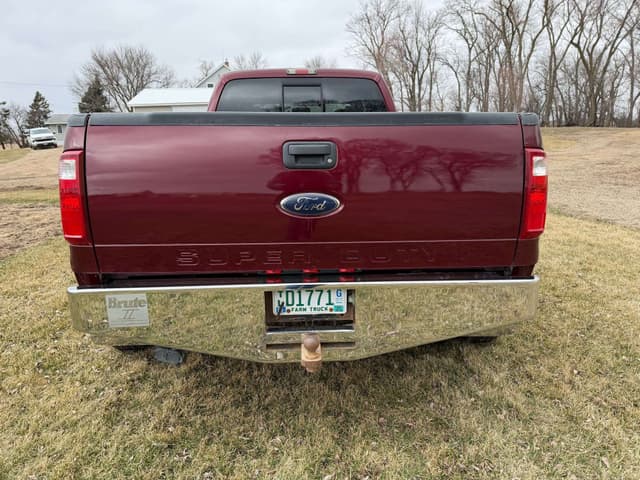 Image of Ford F-350 equipment image 4