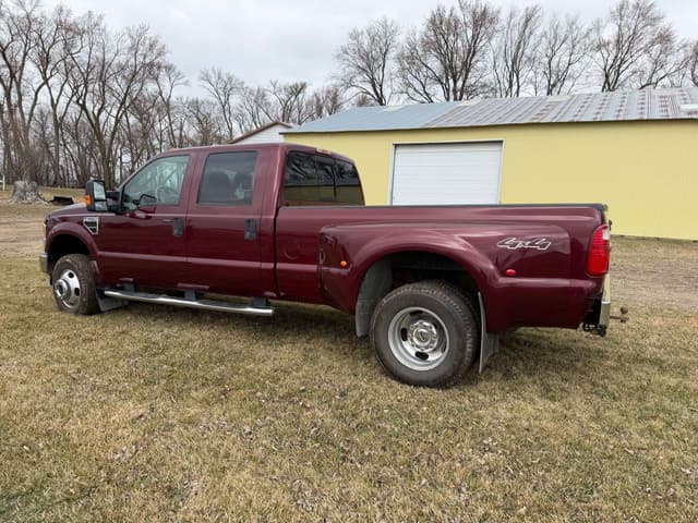 Image of Ford F-350 equipment image 2