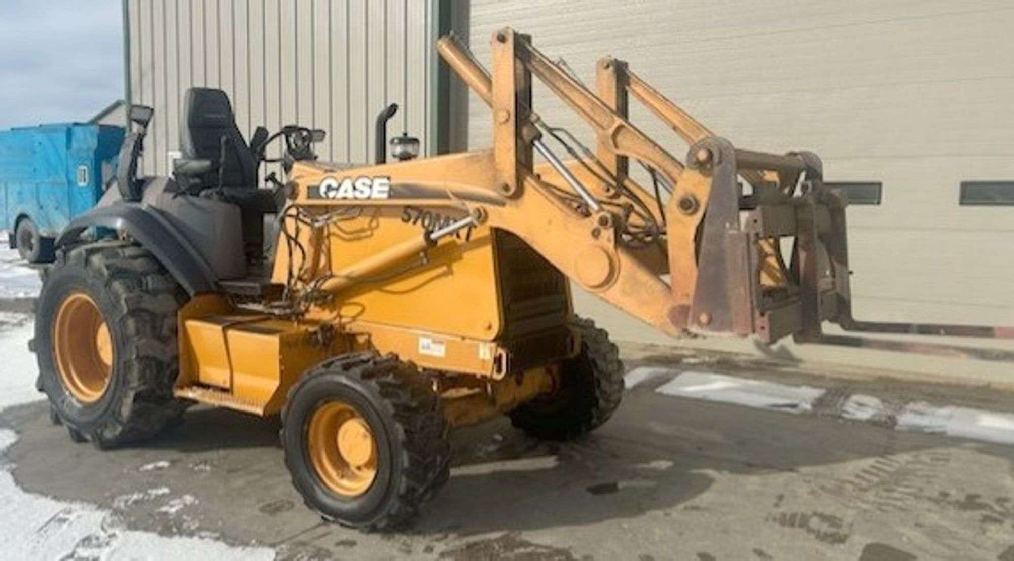 2004 Case 570MXT Equipment Image0