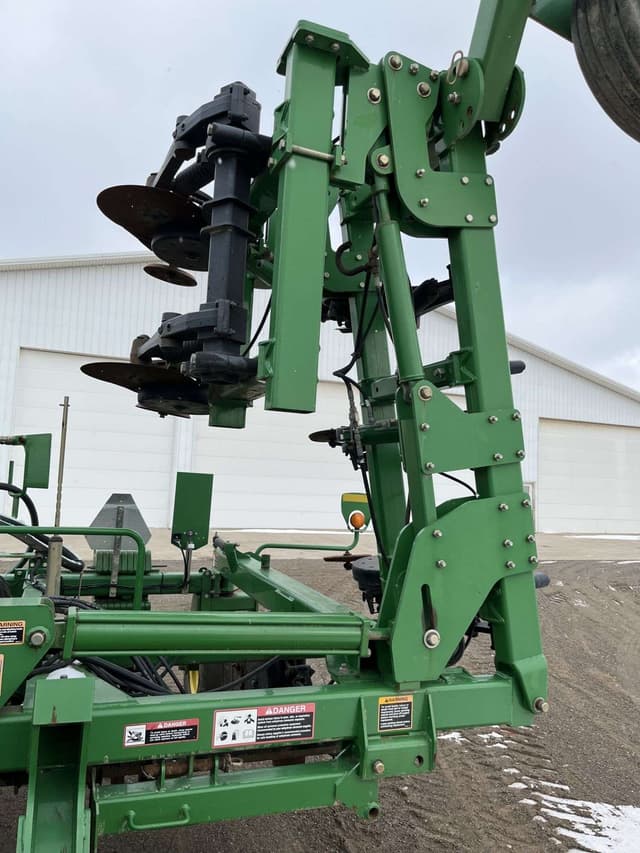 Image of John Deere 2510H equipment image 1